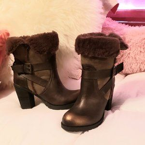 Winter ready bronze ankle boots with fur